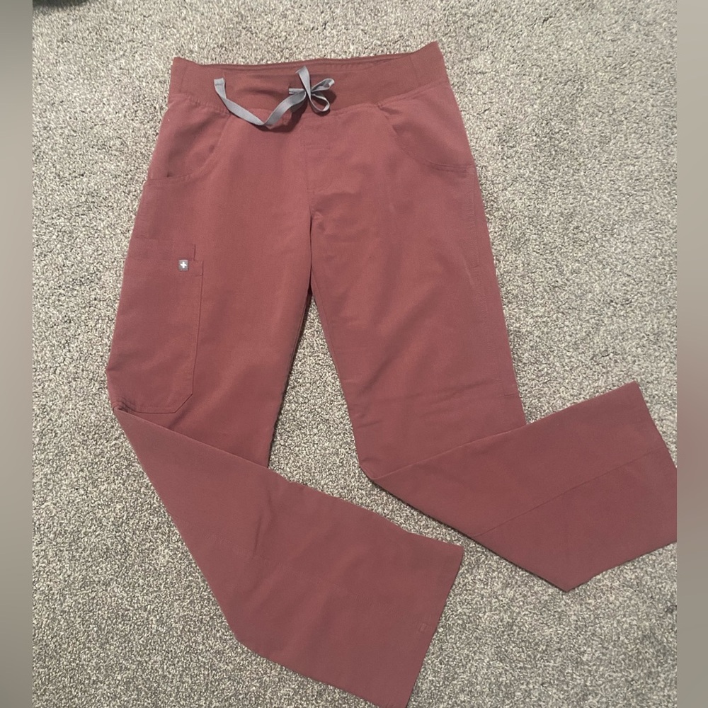 FIGS Women’s Kade Cargo Scrub Pants